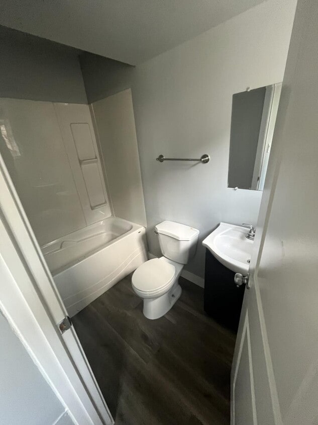 Building Photo - 0 bedroom in Regina SK S4T 0P5