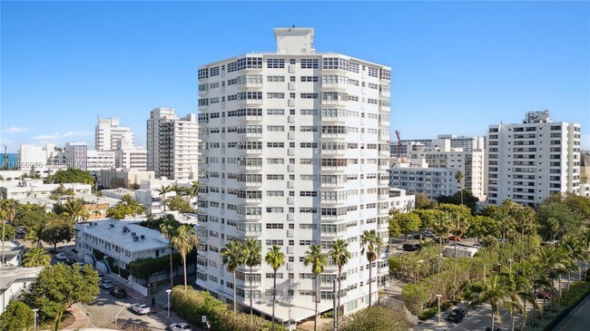 Foto del edificio - 1881 Washington Ave