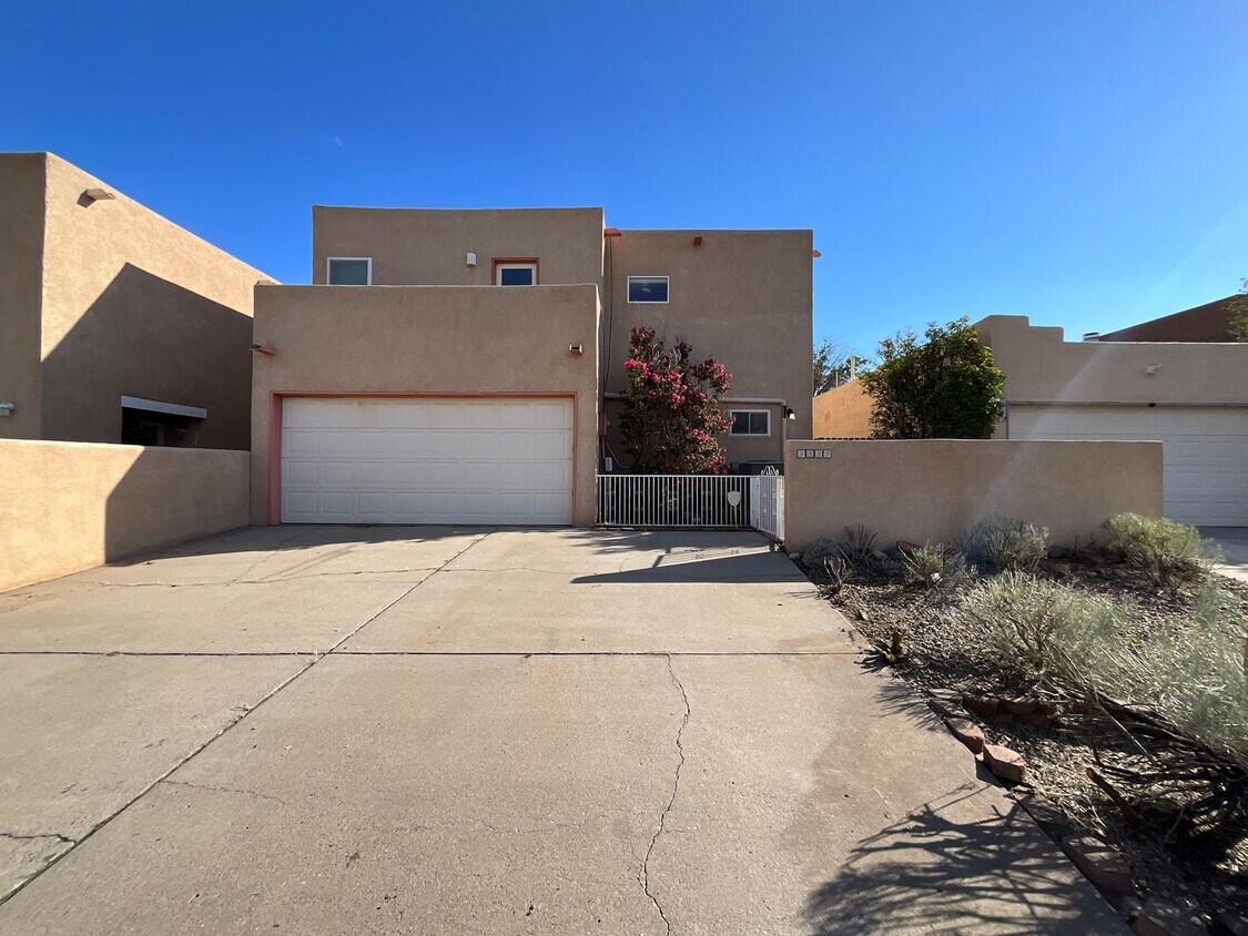 Primary Photo - 3 Bedroom Home Available Near Osuna Rd NE ...