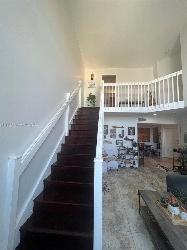 Building Photo - 15549 N Miami Lakeway