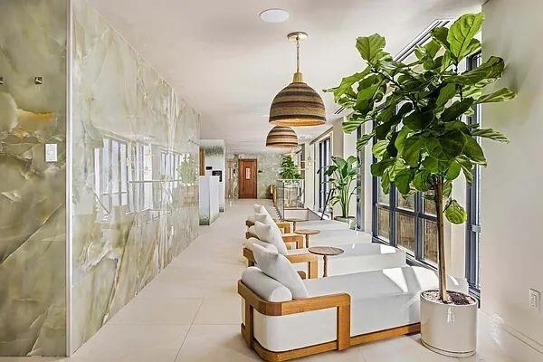 Foto del edificio - 8701 Churchill Rd