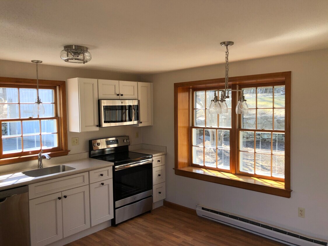 25 Middlesex Turnpike, Chester, CT 06412 25 Middlesex Turnpike