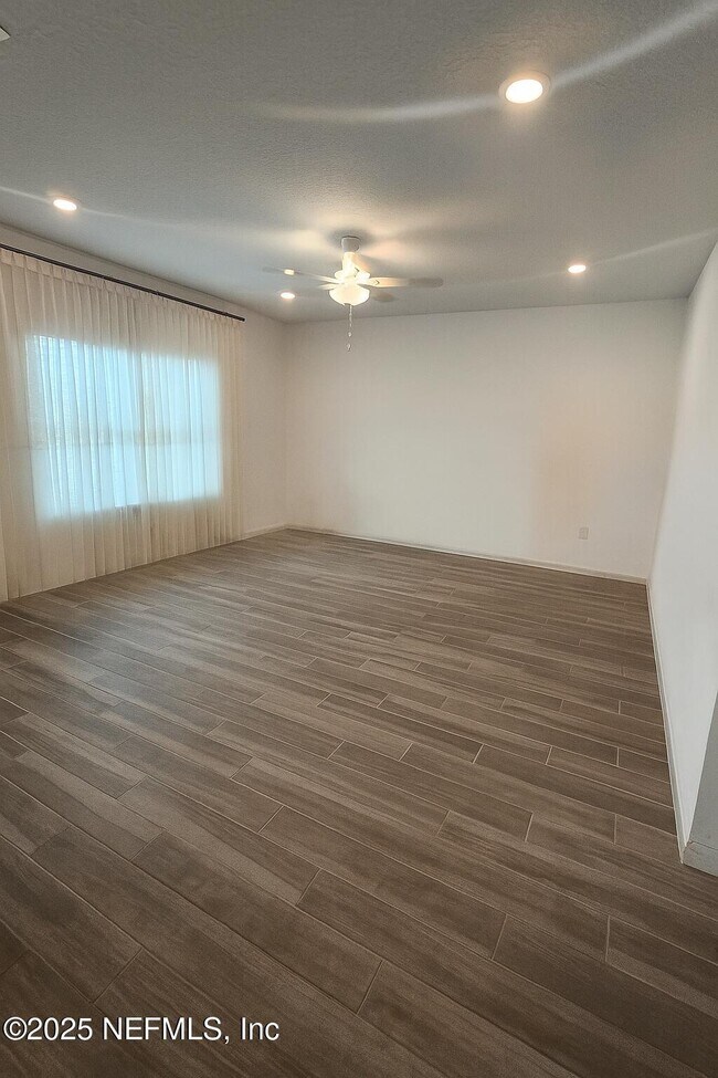 Foto del edificio - 9852 Lemon Balm Wy