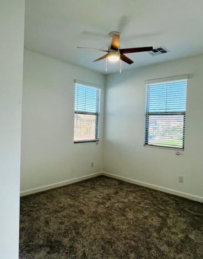 Foto del edificio - BRAND NEW HOME IN UNION PARK IN PHOENIX