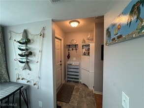 Building Photo - 10041 Maddox Ln