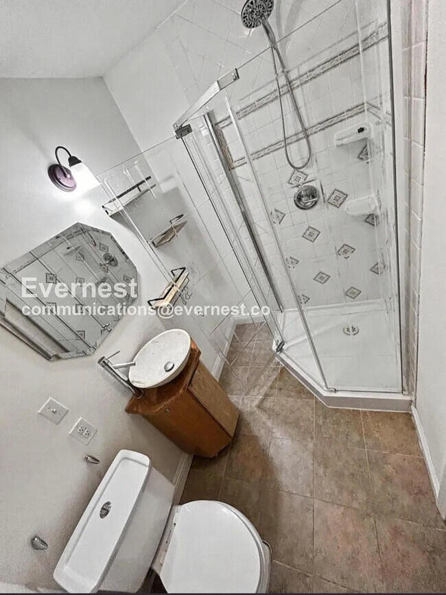 Foto del edificio - 6232 Carl Ave