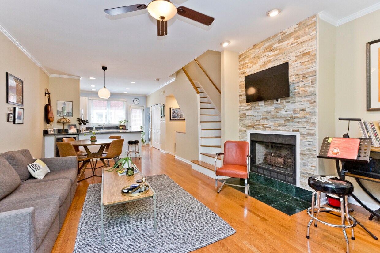 Foto principal - 1827 W Oakdale Ave