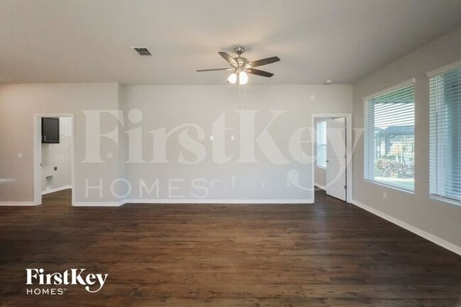 Building Photo - 17827 Passionflower Cir