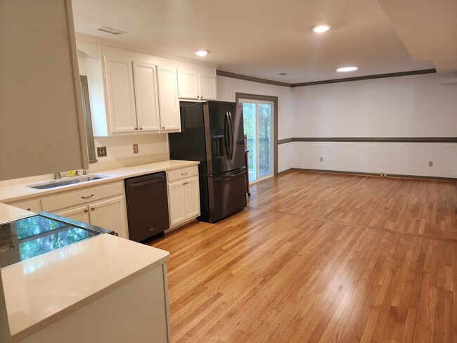 Building Photo - 217 Nina Ln