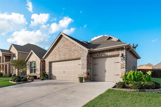 Foto del edificio - 3010 Lily Ln