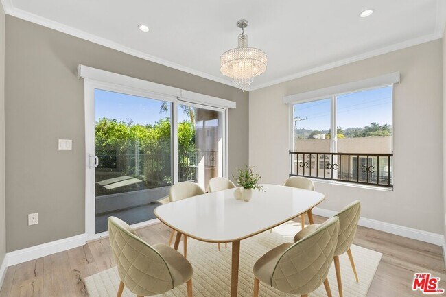 Foto del edificio - 11909 Laurelwood Dr