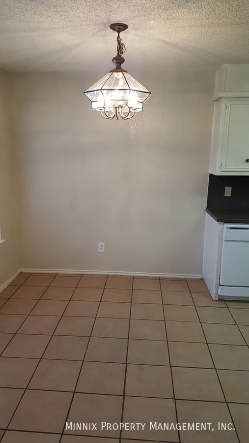 Foto del edificio - 9608 Elmwood Ave