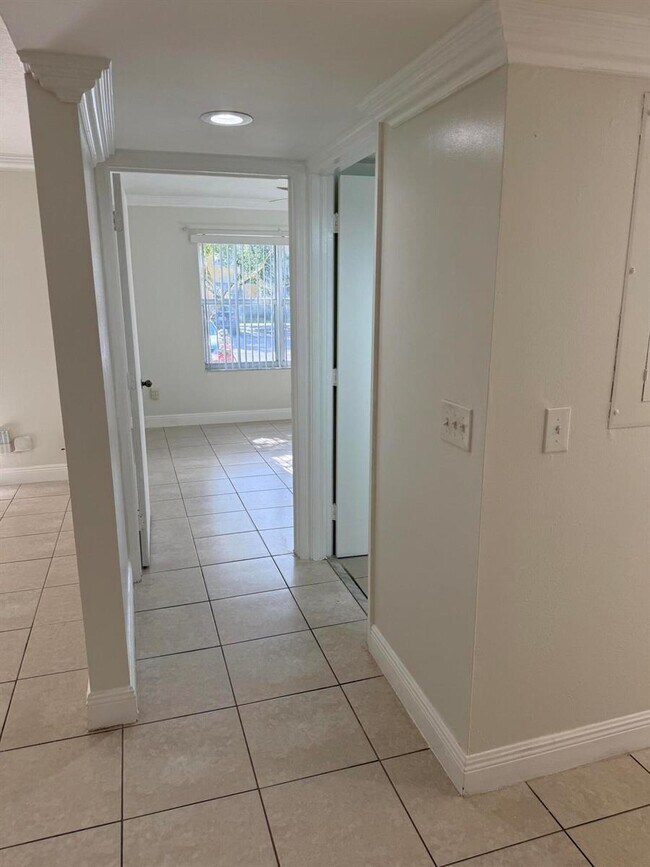Foto del edificio - 5520 NW 61st St
