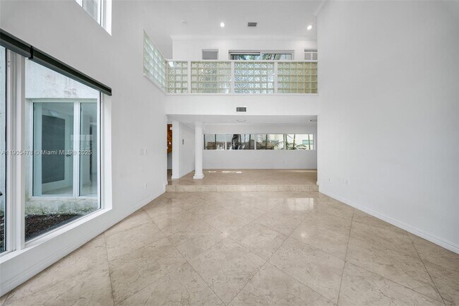 Foto del edificio - 4000 Alhambra Cir