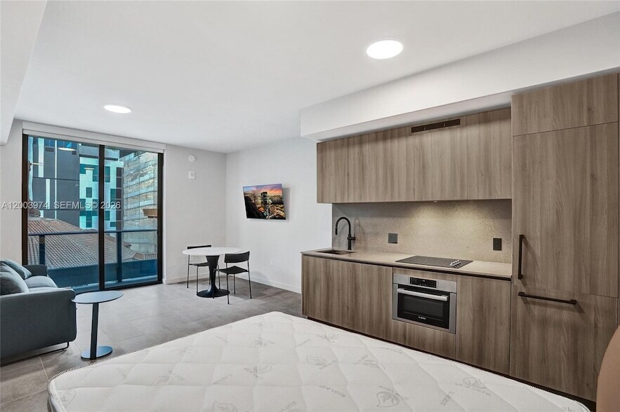 Photo - 121 NE 5th Street Unit 807