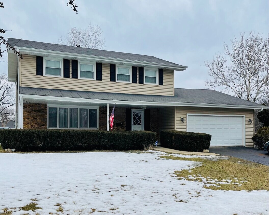 Primary Photo - 1214 Prairie St