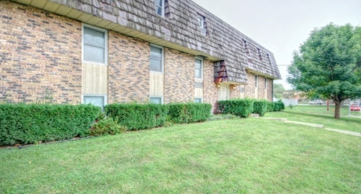 Foto principal - 309 N Busey Ave