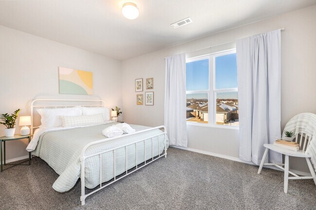 Building Photo - 930 E Swift Dr