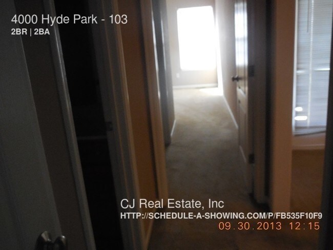 Building Photo - 4000 Hyde Park Ave