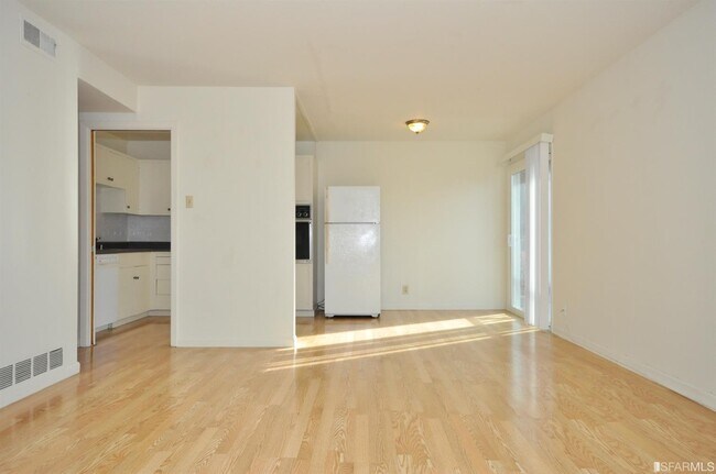 Building Photo - 1649 12th Ave