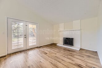 Building Photo - 3208 S Olathe Way