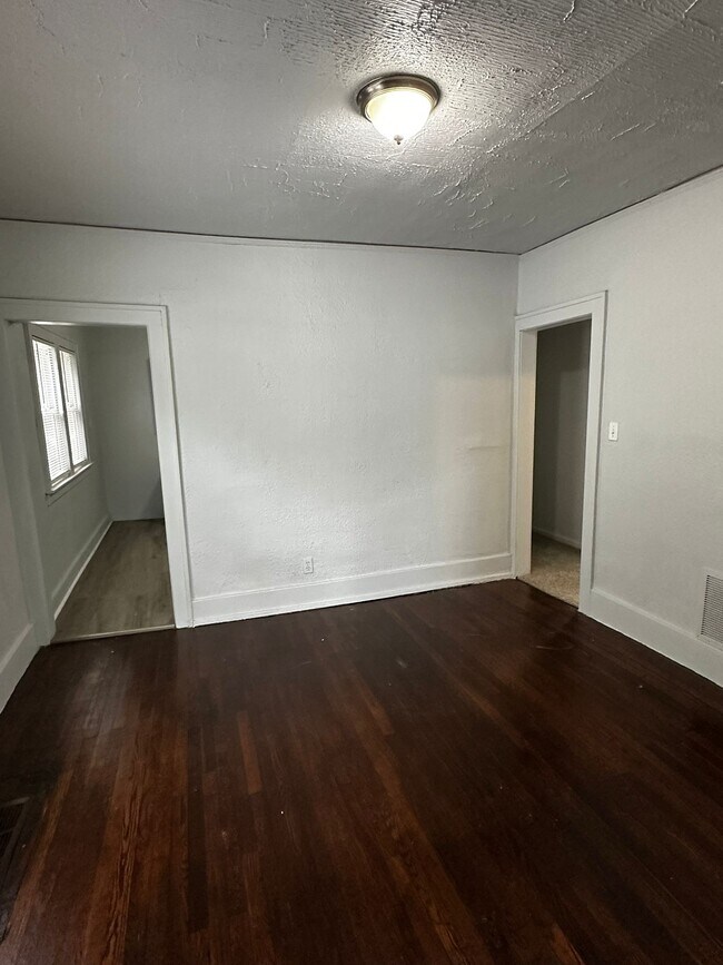 Building Photo - 4625 Chalmers St