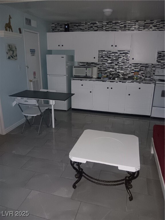 Foto del edificio - 3726 Hazelwood St