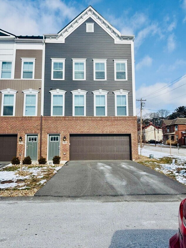 Beautiful Townhome in Cannonsburg! - Beautiful Townhome in Cannonsburg!