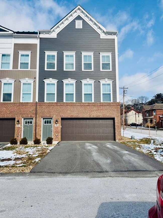 Beautiful Townhome in Cannonsburg! - Beautiful Townhome in Cannonsburg!