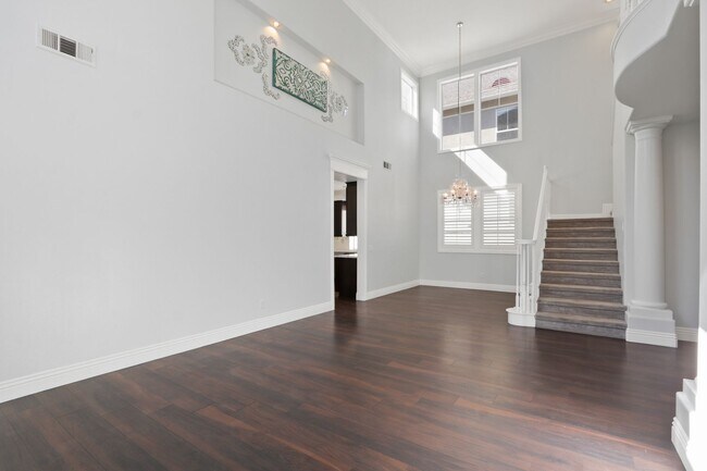 Foto del edificio - Spacious 3 Bedroom 3 Bath Available Now!