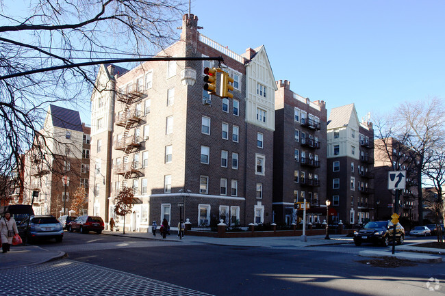 3640 Bowne St, Flushing, NY 11354 - Apartments in Flushing, NY ...