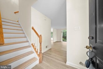 Building Photo - 44226 Mossy Brook Square