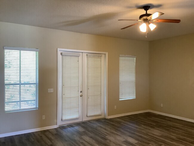 Foto del edificio - 15718 Mason Lakes Drive