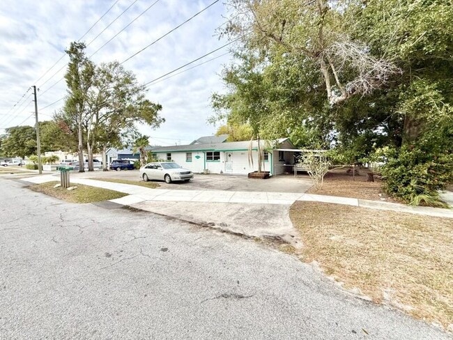 Foto del edificio - 2611 41st Ave N