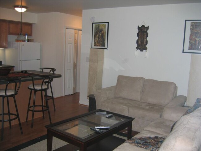 Building Photo - 1800-D132 Jefferson Park Ave