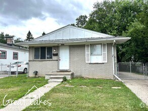 Building Photo - 22815 Hillock Ave