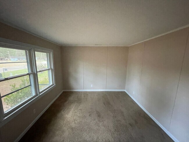 Foto del edificio - 4 Bedroom Brick House - Vouchers Accepted
