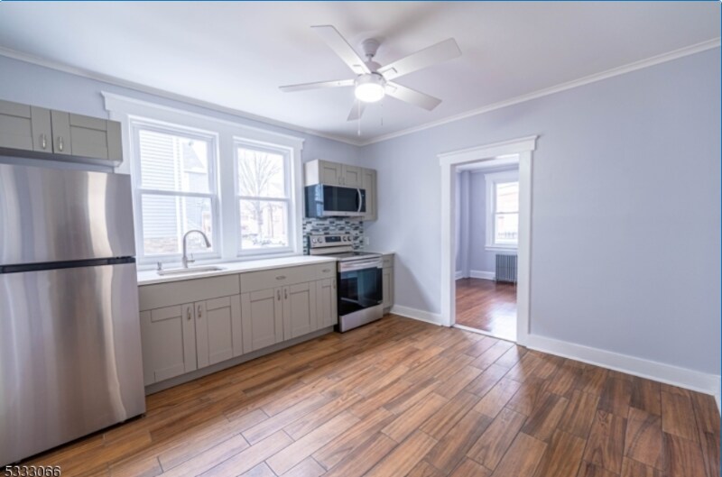 Foto principal - 676 Clarkson Ave