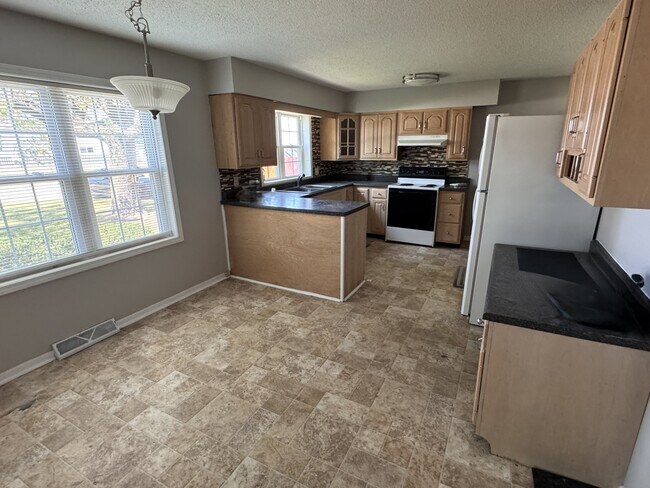 Foto del edificio - 821 County Rd 1625 N