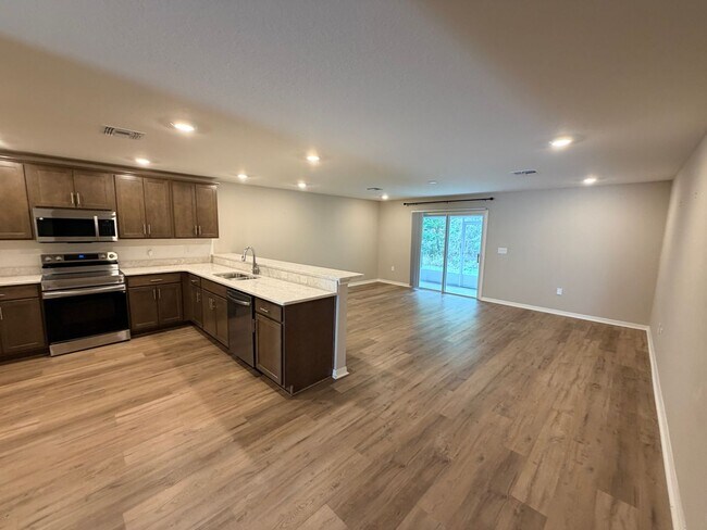 Foto del edificio - Modern 3BR Townhome in Plant City – Move-In Ready