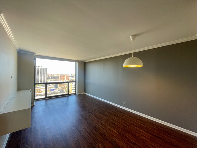 Foto del edificio - 4343 N Clarendon Ave