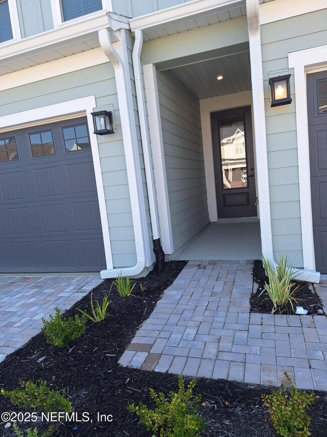 Building Photo - 102 Gaston Ct