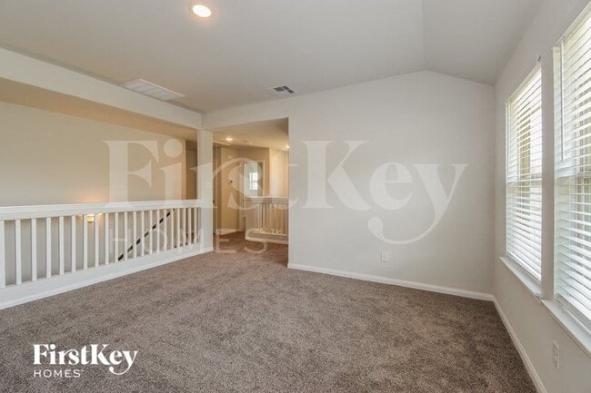 Foto del edificio - 317 Lk Wy Cir