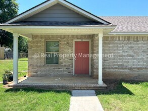 Building Photo - 1608 S P St
