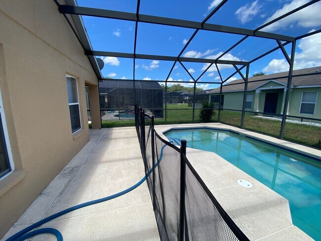 Foto del edificio - Pool Home for Rent