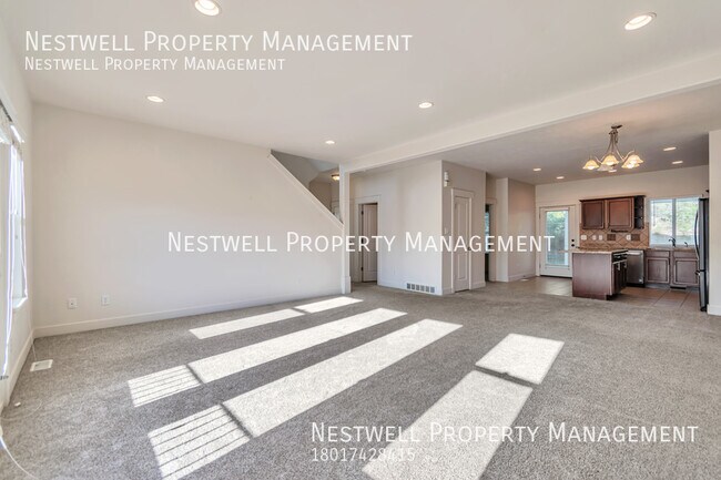 Foto del edificio - $500 OFF 1ST MONTH'S RENT - Gorgeous 3-bed...