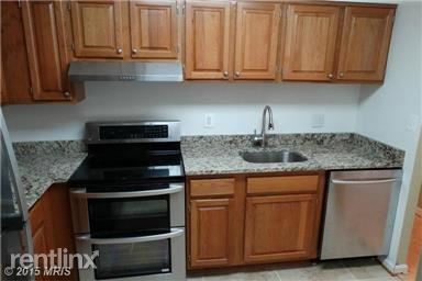 Building Photo - 807 N Howard St