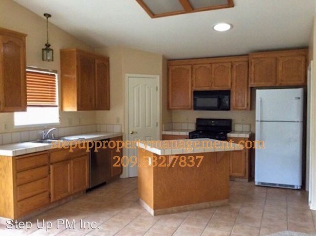 Building Photo - 15380 Camino Del Parque Rd N