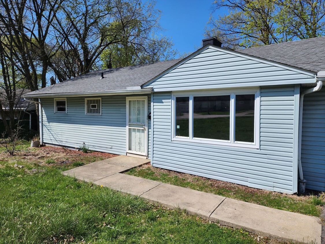 Building Photo - 3 Bedroom Ranch For Rent