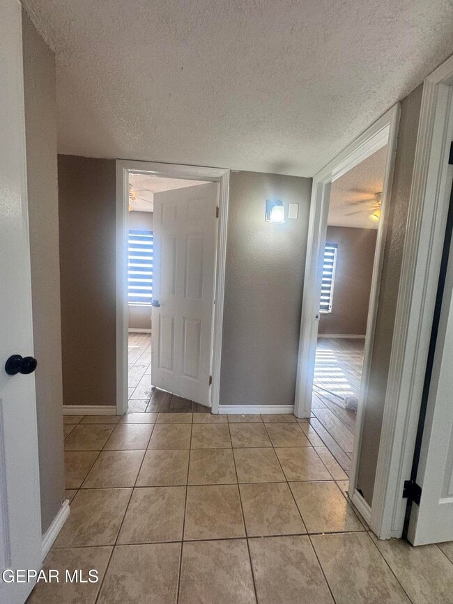 Building Photo - 701 Porras Dr